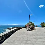 White * Puerto de Santiago (Tenerife)