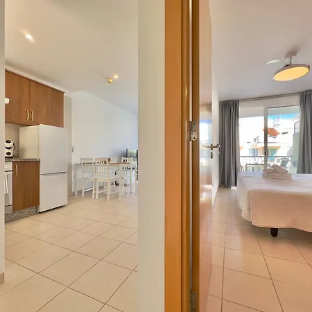 White Puerto de Santiago (Tenerife)