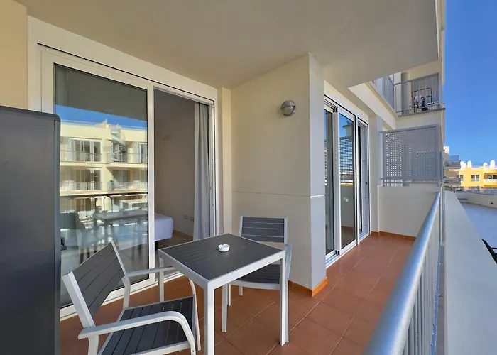 White Пуэрто-де-Сантьяго