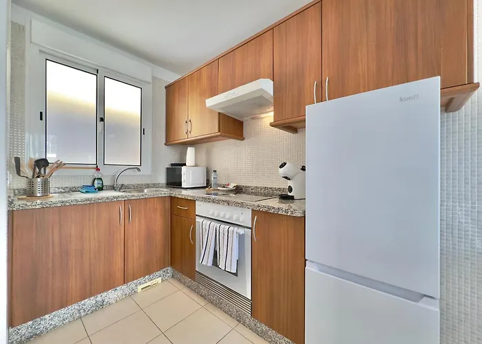 White * Puerto de Santiago (Tenerife)